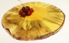 round serving board